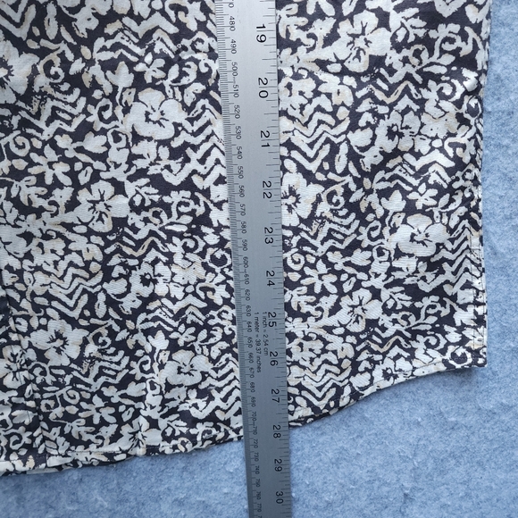 Faherty Short Sleeve Stretch Playa Shirt In Washed Black Hilo Floral - Picture 9 of 9